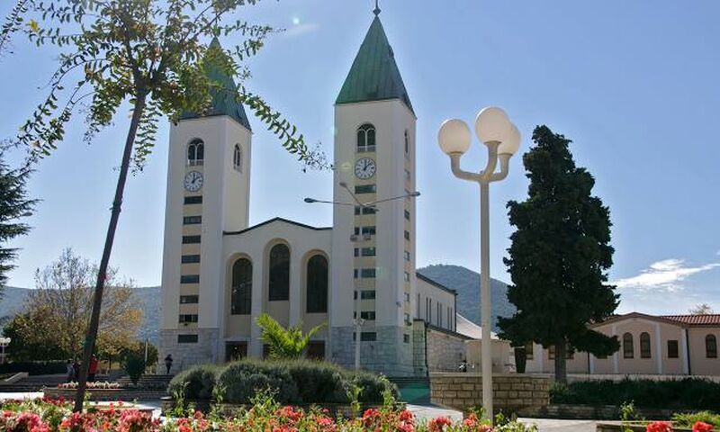 Adana Çıkışlı Kosovalı Büyük Balkanlar Turu AJet ile Extra Turlar ve Akşam Yemekleri